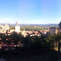 Paysage et village pris en photo près d'aix en provence à partir d'une hauteur